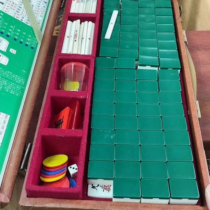 机器猫瓷器杂货铺哈**木