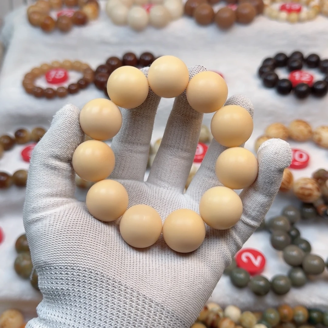 若***回吊坠白玉菩提卡23天然风化老料手工干磨