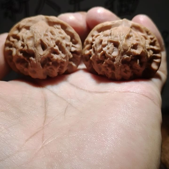 宫灯核桃精对一对