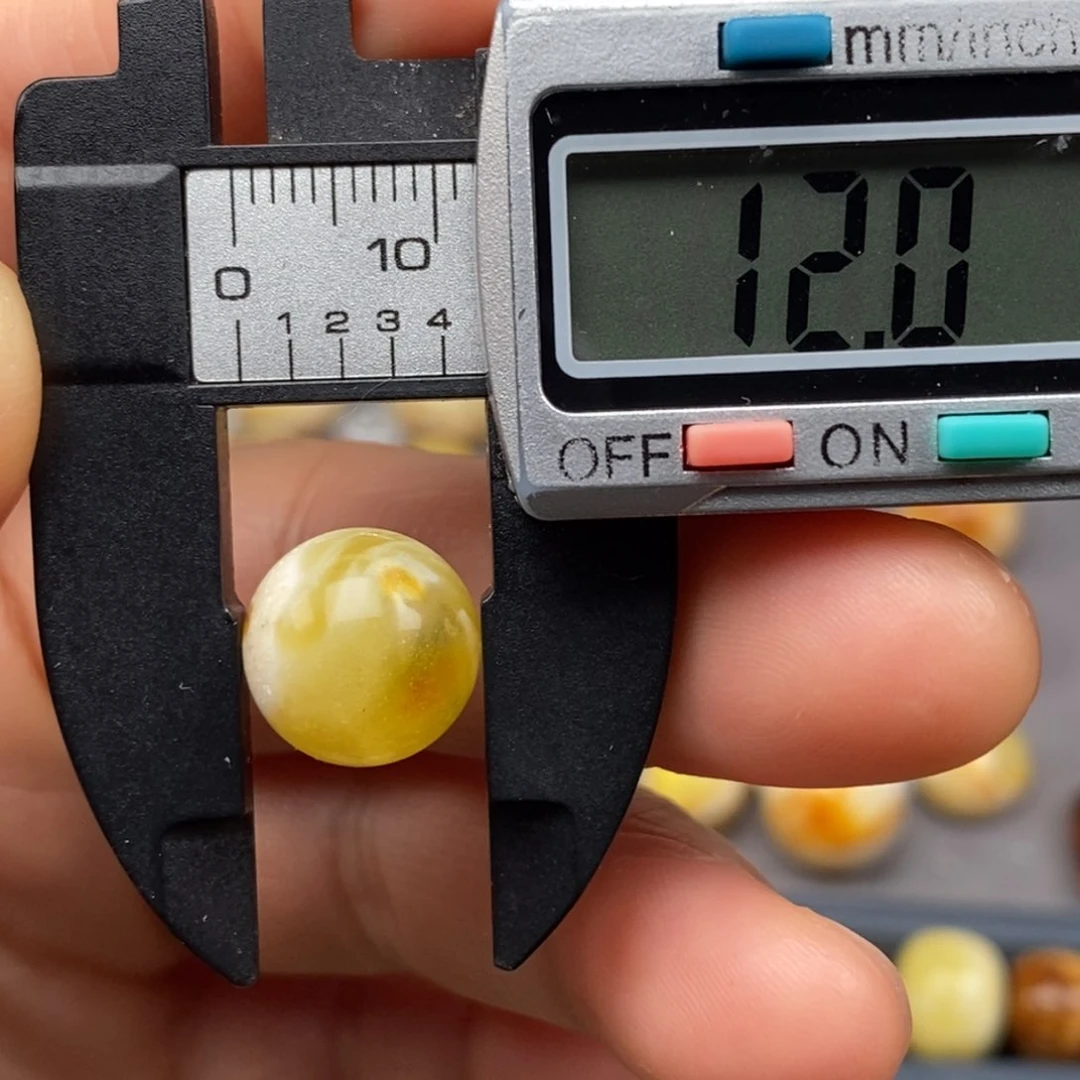 蜜蜡珠宝奇石未镶嵌