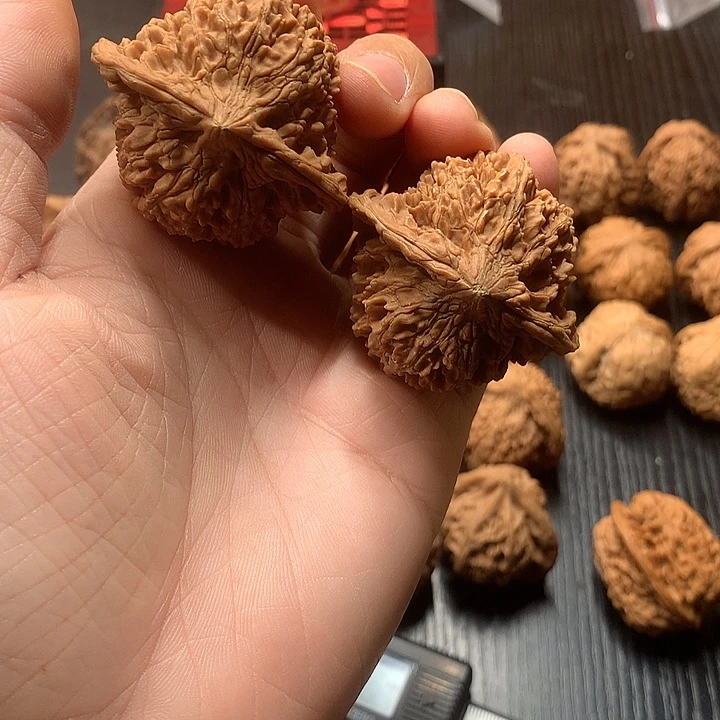 文玩核桃吊坠46 满天星有黄尖