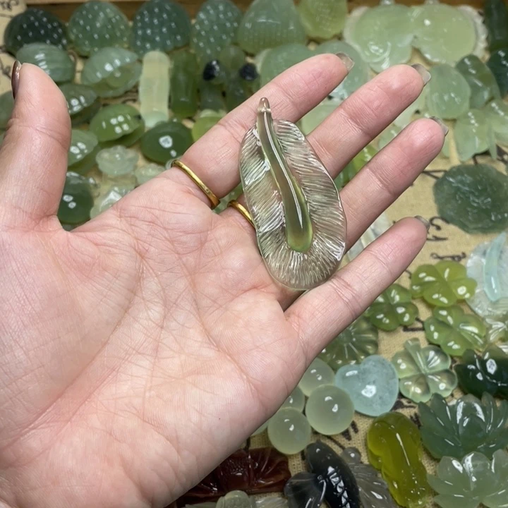蛇纹石玉合金颈饰