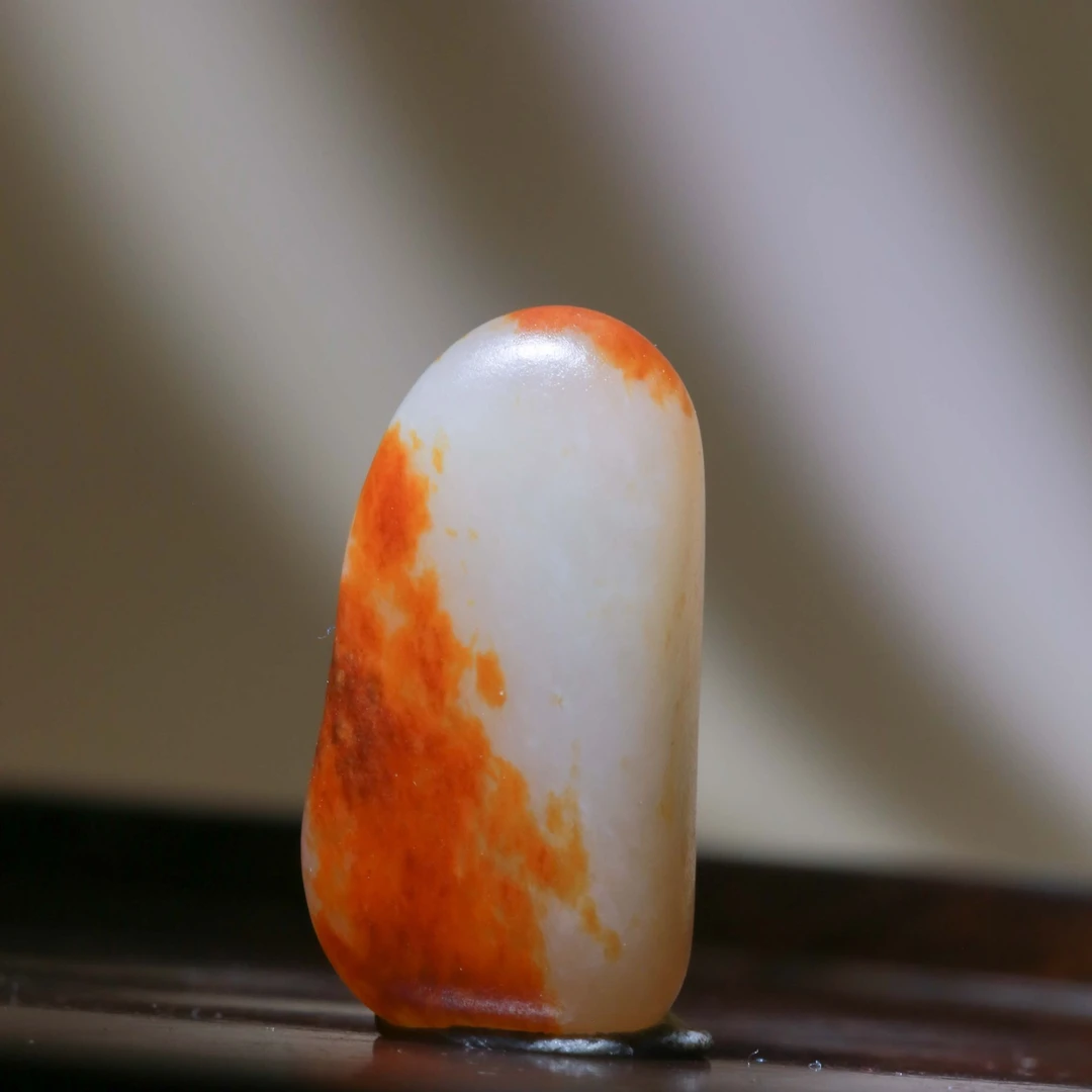 新疆和田玉天然红皮白肉吊坠