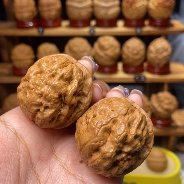 文玩核桃吊坠麒麟65