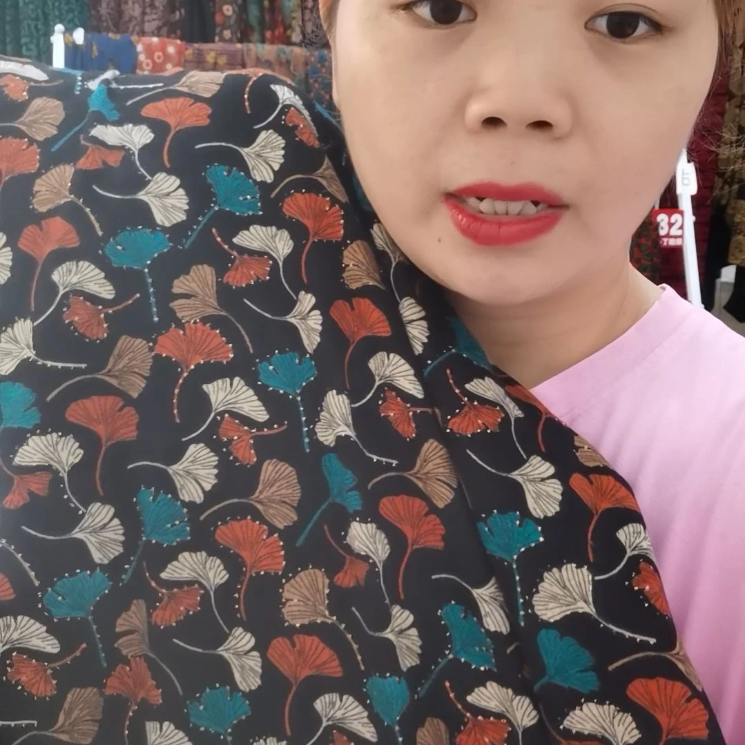 混纺三米黑底彩色银杏叶