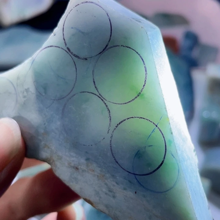 颈饰未镶嵌翡翠天然缅甸翡翠料子