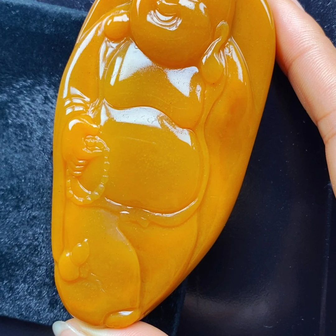 未镶嵌石英质玉（黄龙玉）颈饰