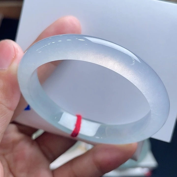 翡翠未镶嵌手镯52.2贵妃冰蓝炸光