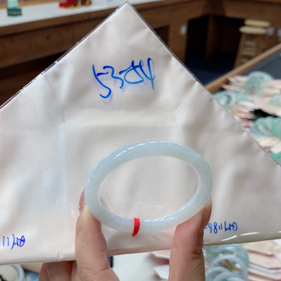 翡翠未镶嵌手镯48小时鉴赏