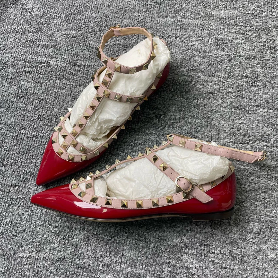 99新 Valentino/华伦天奴 37码/二环平底鞋/全新闲置/瑕疵/6383