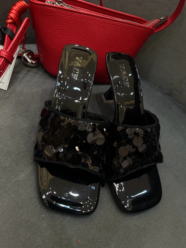 蜜娜贝尔 1009浅口珠片半拖