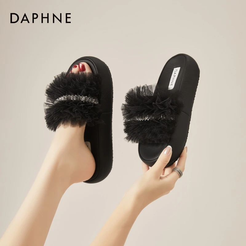 达芙妮厚底松糕一字拖鞋女2025新款夏季外穿配裙子休闲沙滩凉拖鞋