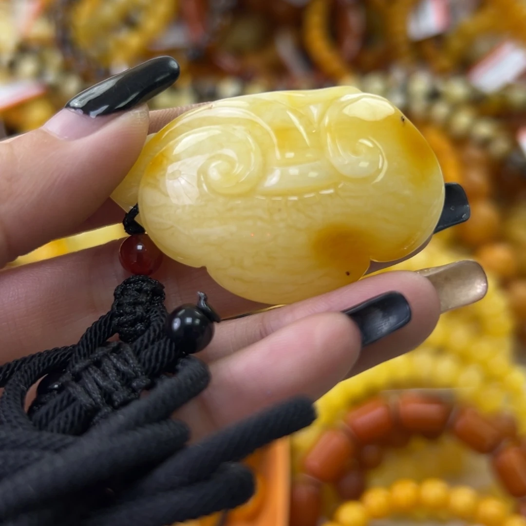 琥珀珠宝奇石未镶嵌