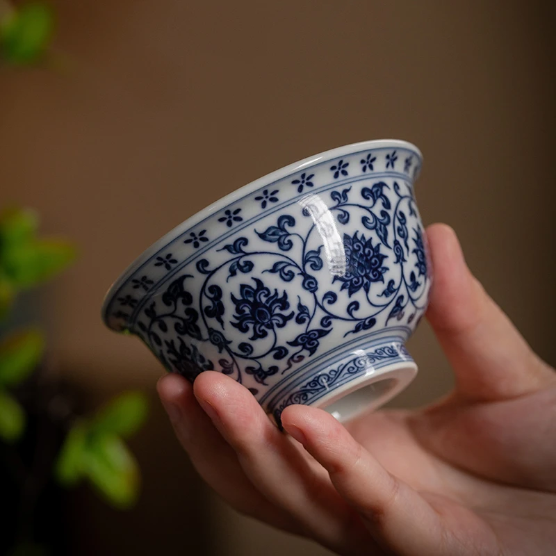 【记石柴窑】永乐双狮缠枝莲压手杯喝茶主人杯手工手绘景德镇茶具