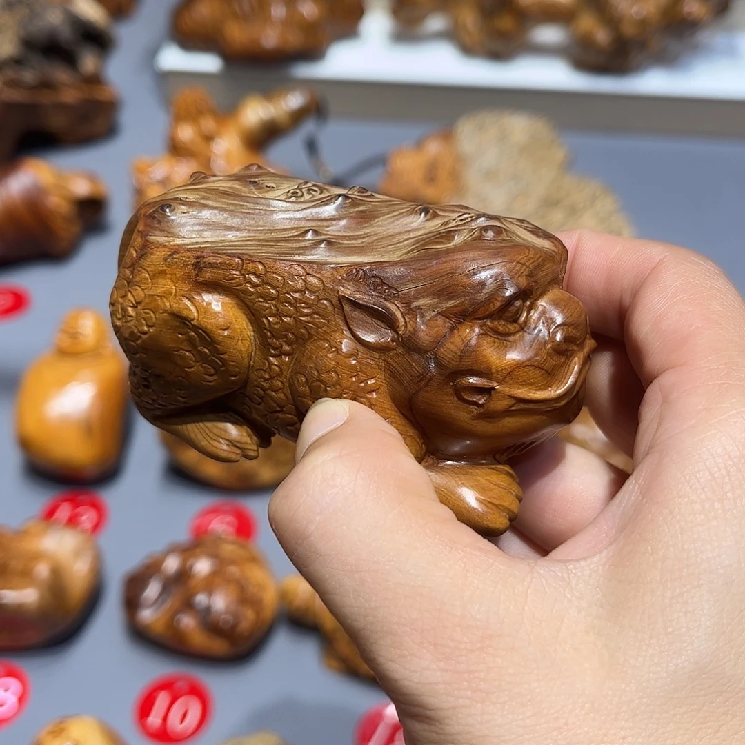 高***海太行崖柏陈华手把玩