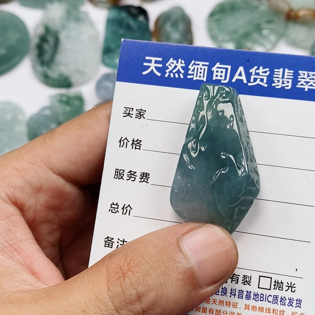 翡翠未镶嵌颈饰原石悟道