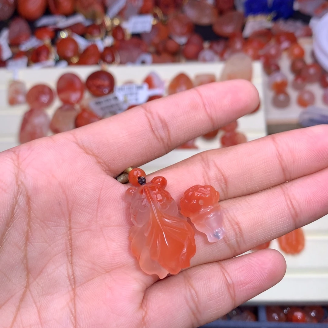 拢***雨南红玛瑙未镶嵌珠宝半成品组合