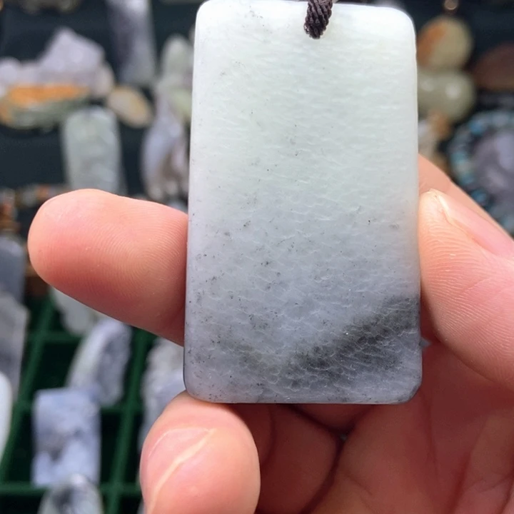 .***7和田玉未镶嵌颈饰