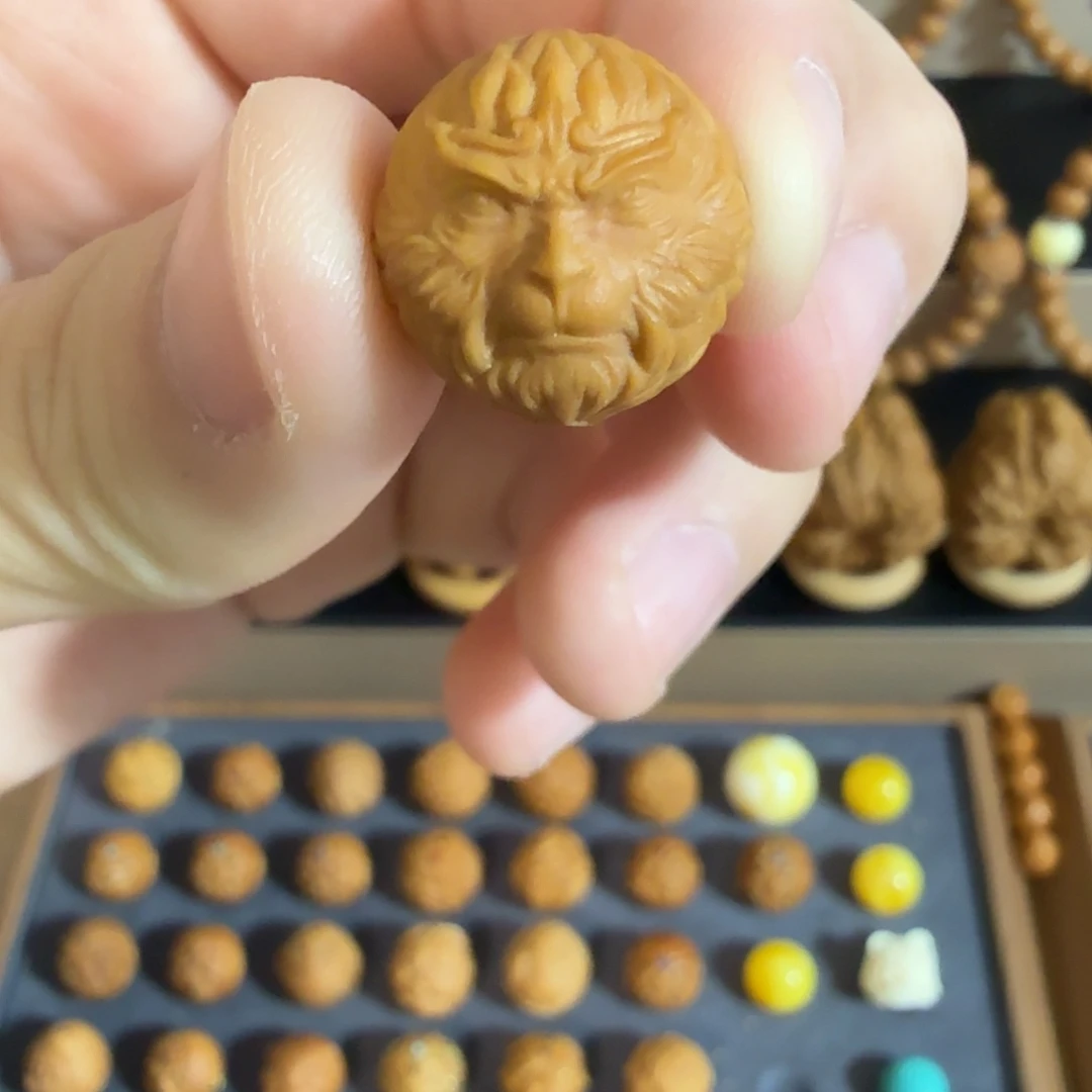 猴头核桃吊坠一颗大圣