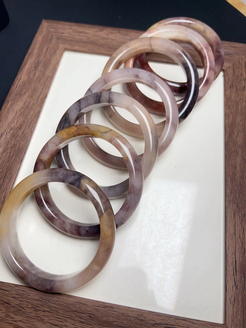 ****紫罗兰正宽手镯微瑕处理【介意勿拍】（拍一发一 多样性发货）