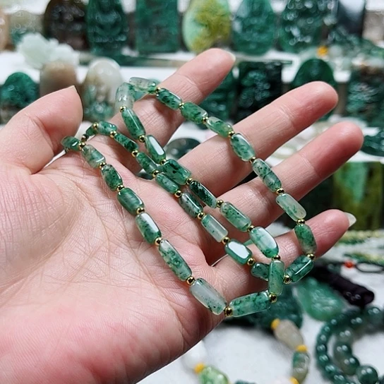 清***欢独山玉未镶嵌吊坠
