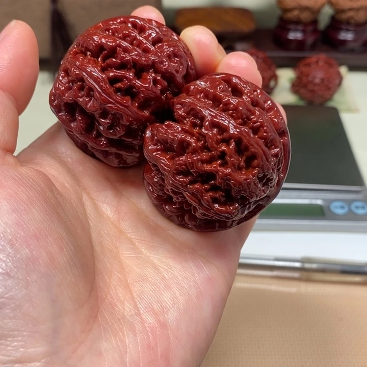 文玩核桃吊坠粗筋