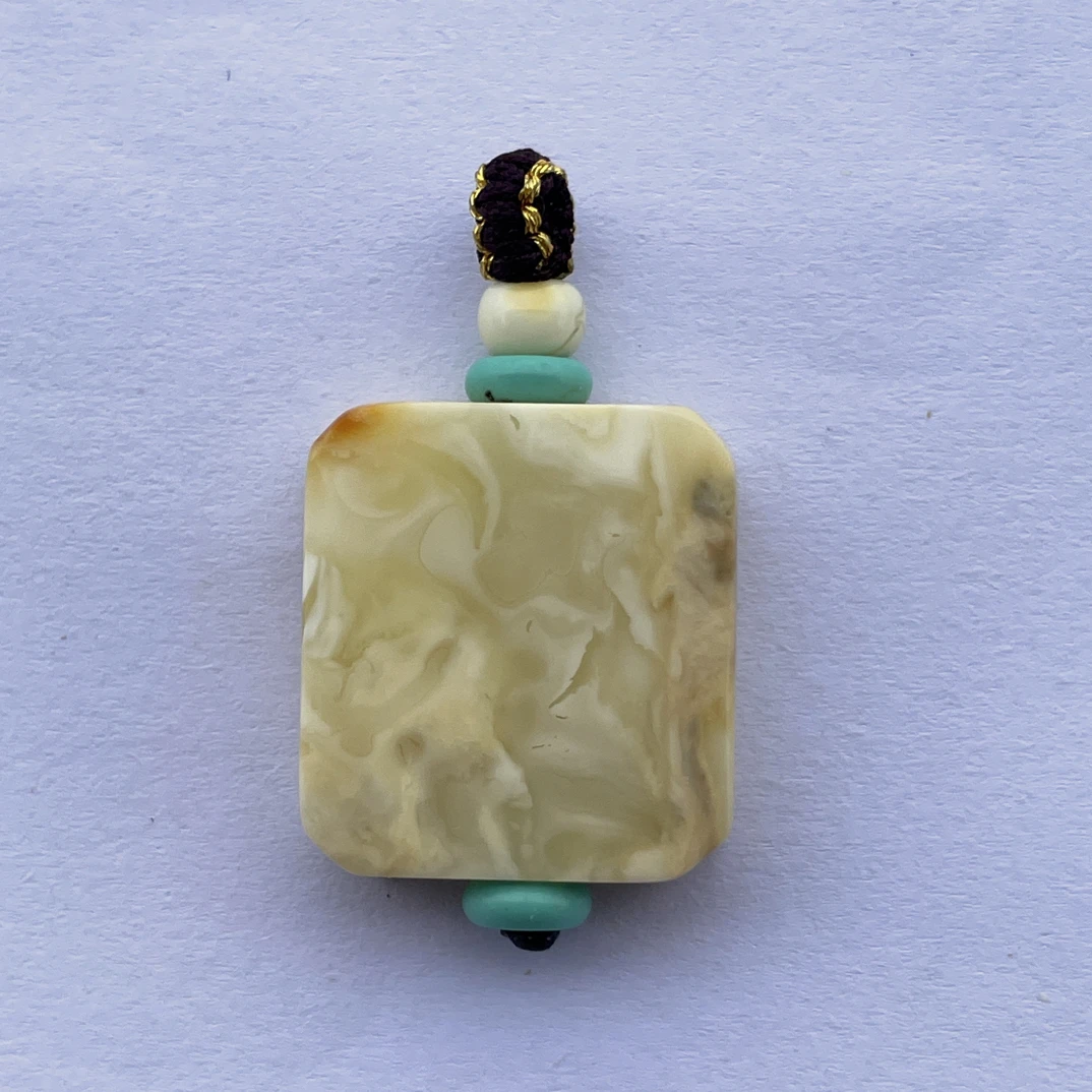 沁色蜜蜡方牌白蜜原石文玩蜜蜡3.97g23/21.1㎜