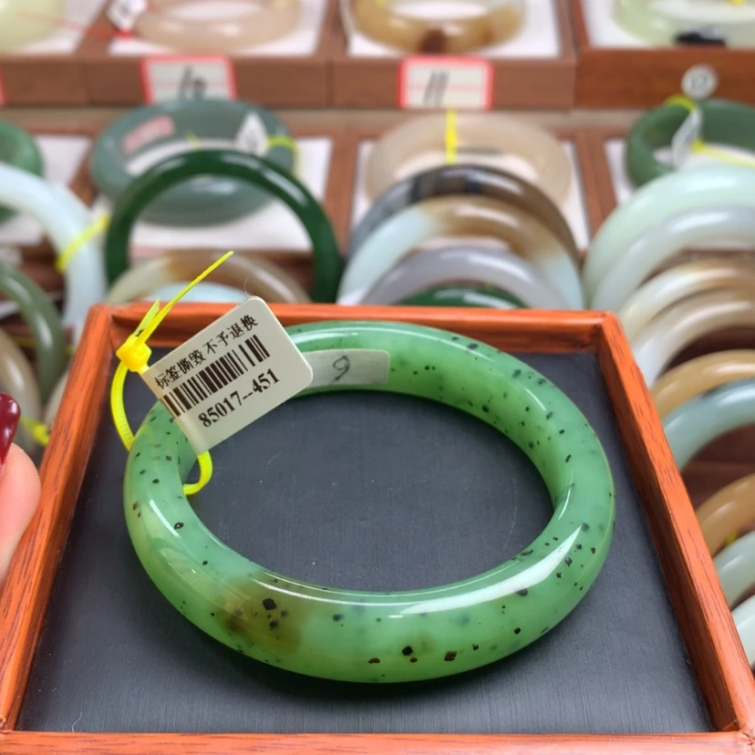 【闪购商品】和田玉手镯未镶嵌56/57