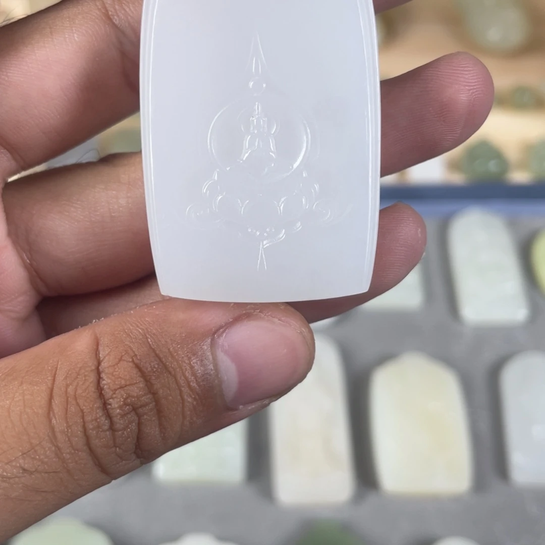 颈饰未镶嵌和田玉