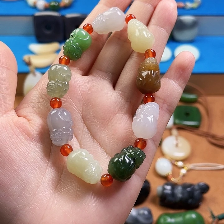 颈饰未镶嵌和田玉