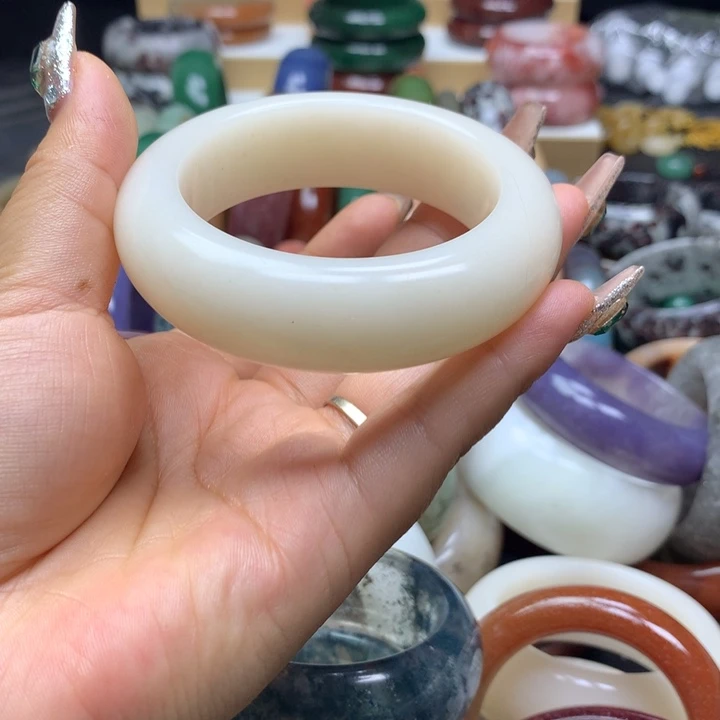 未镶嵌手镯石英质玉C****c