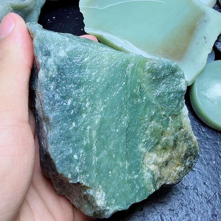 和田玉（糖玉）未镶嵌珠宝奇石