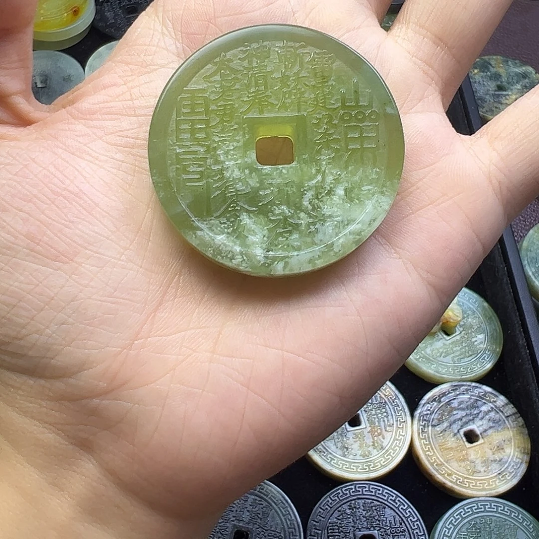 未镶嵌蛇纹石玉颈饰