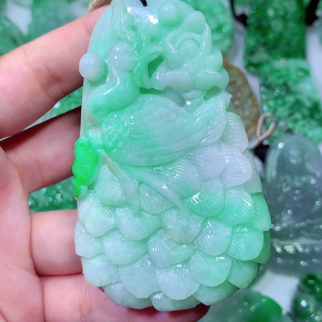 吊坠(不含链)未镶嵌翡翠
