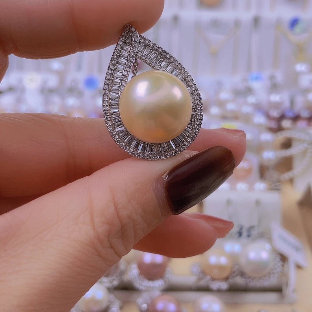 淡水珍珠吊坠(赠链)未镶嵌15