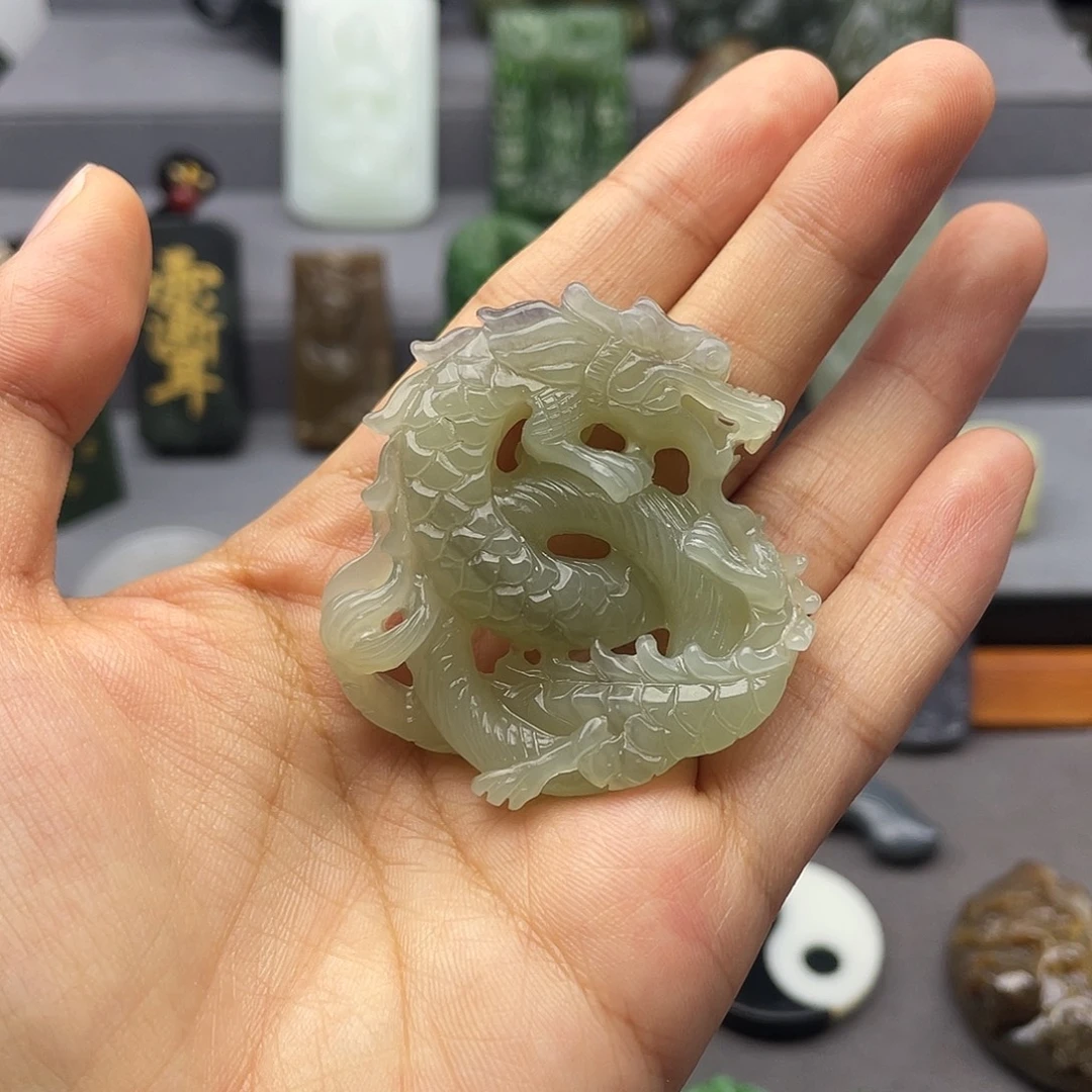 宁***臣和田玉未镶嵌颈饰