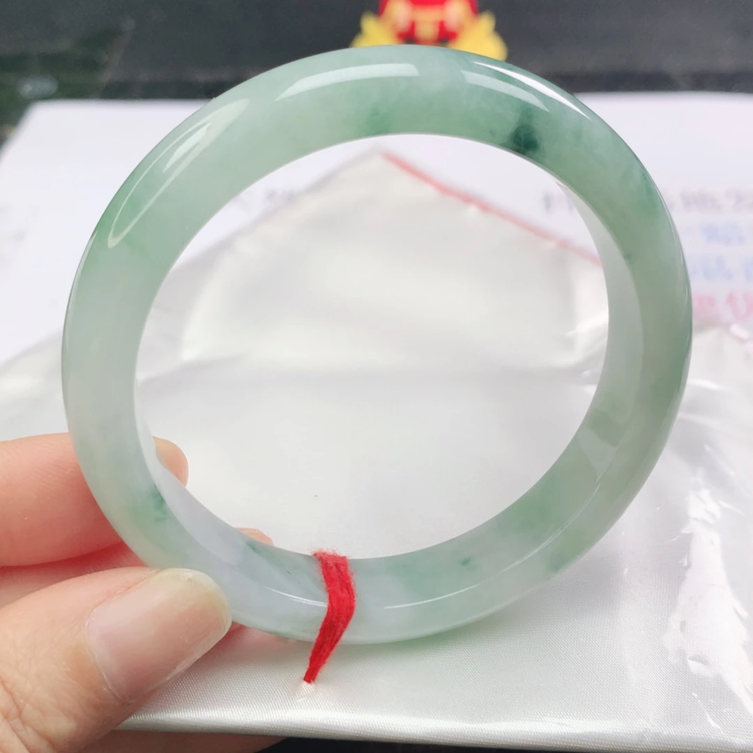 翡翠未镶嵌手镯正