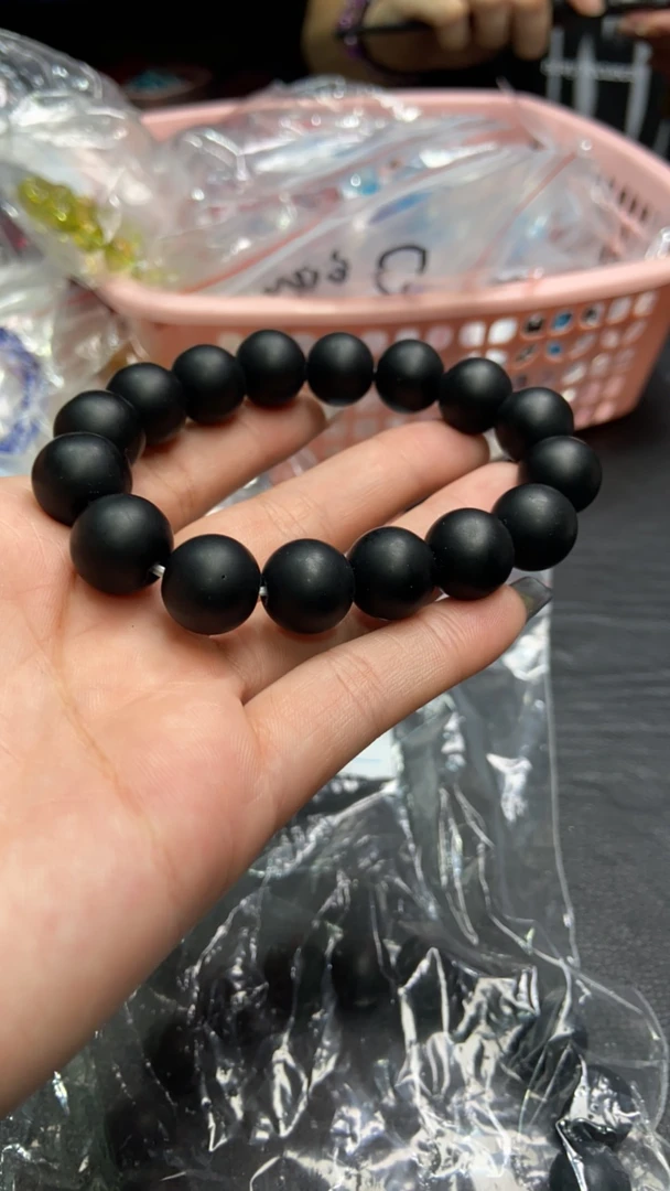 B  612 卡14 磨砂乌鸡手串
