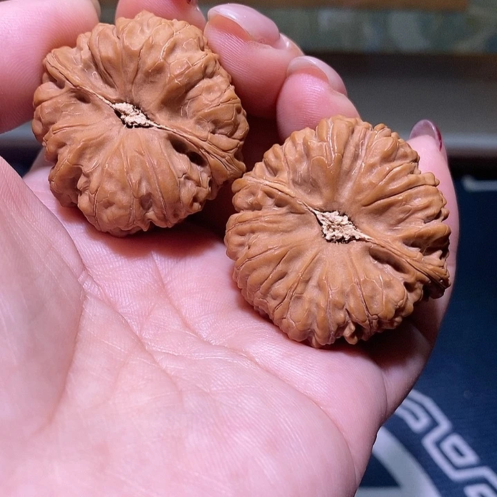 文玩核桃把件看****育39金蟾凹底