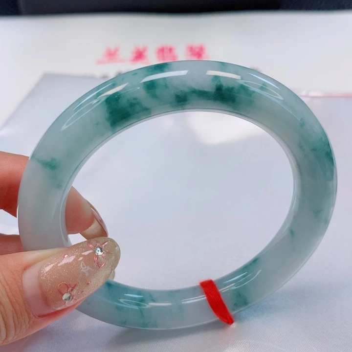 翡翠手镯（圆镯）未镶嵌