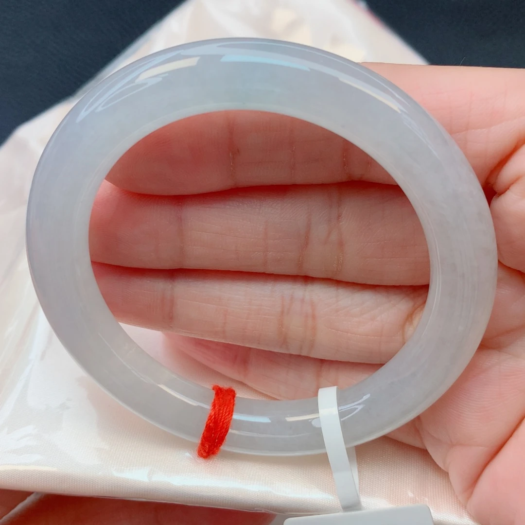 翡翠未镶嵌手镯53圆条 糯冰起光起胶无纹裂