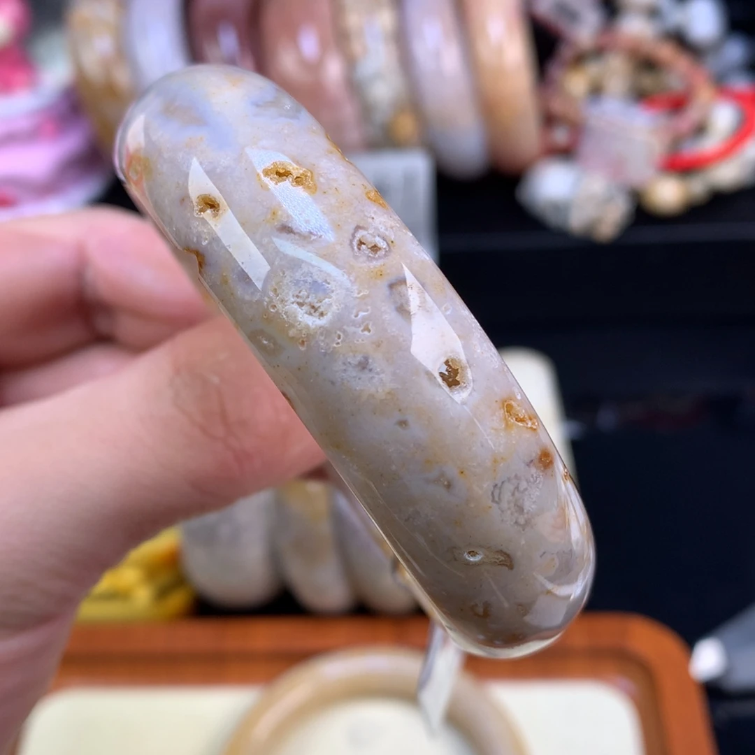 硅化珊瑚（珊瑚玉）未镶嵌颈饰88号56.9圈共生