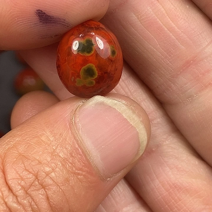 南红玛瑙未镶嵌挂件