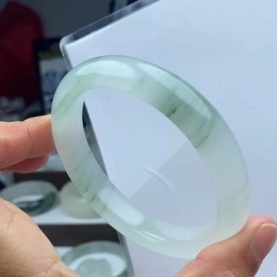 石英质玉（金丝玉）手镯未镶嵌