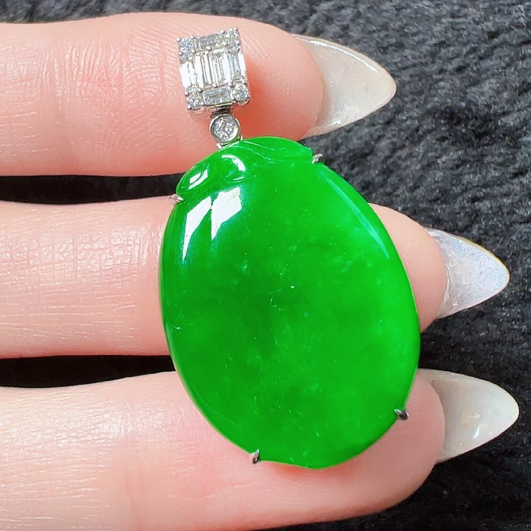 翡翠颈饰18K金镶嵌签收后24小时鉴赏期，过时不退