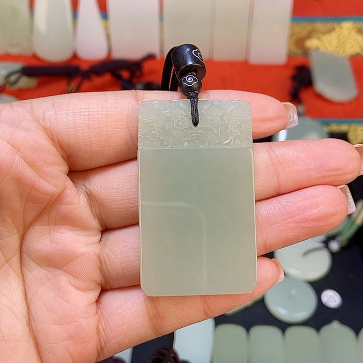 【闪购商品】颈饰未镶嵌和田玉