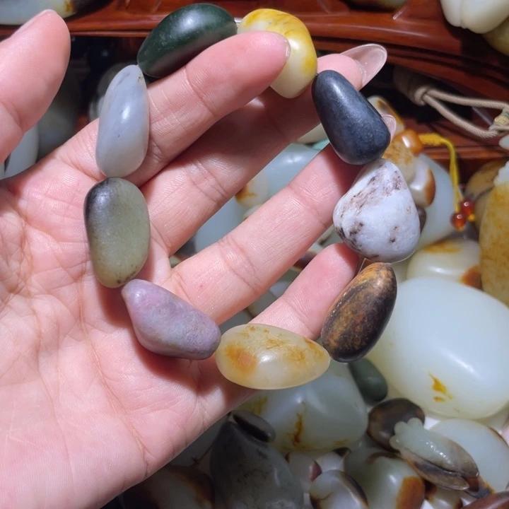未镶嵌和田玉（子料）挂件