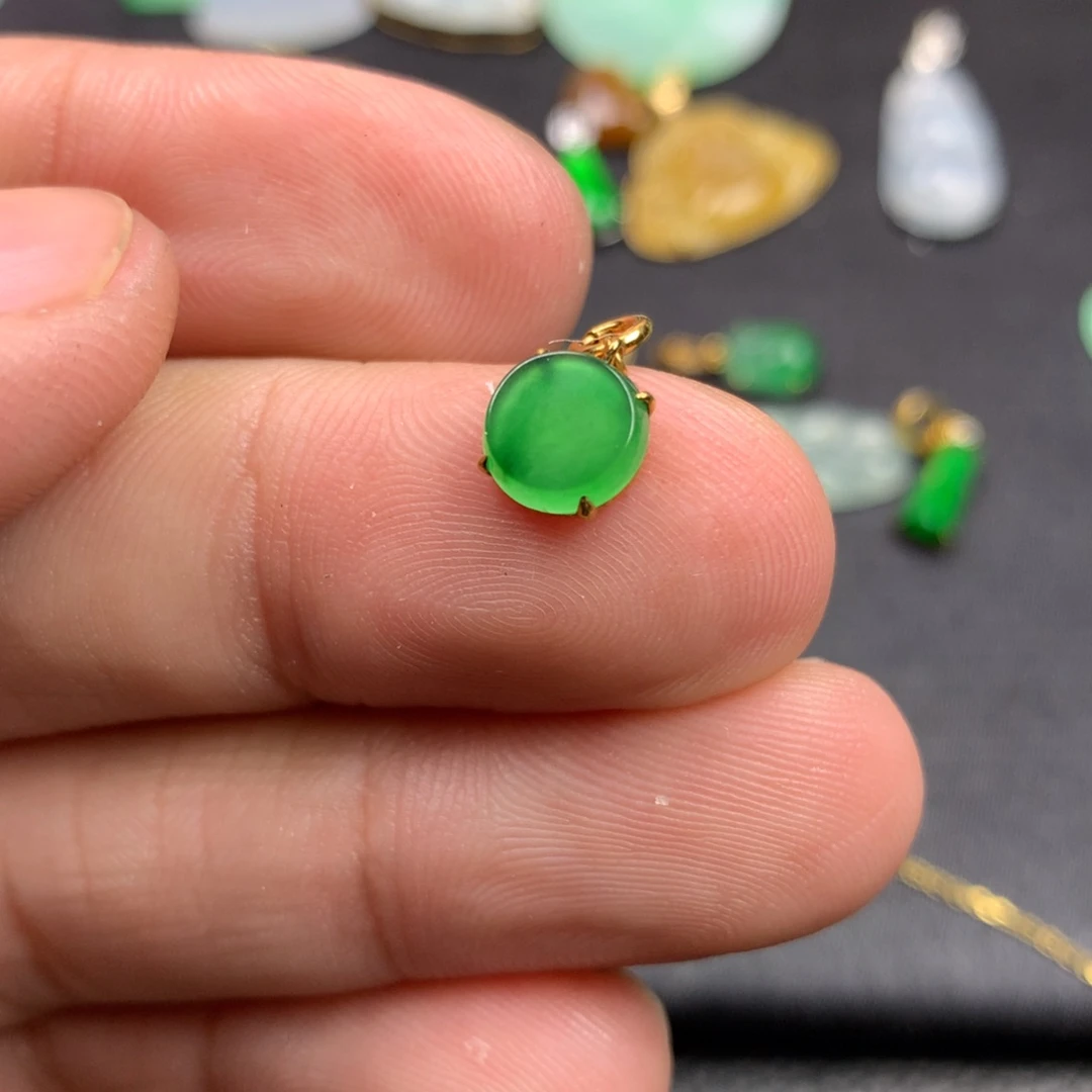 【闪购商品】颈饰18K金镶嵌翡翠翡翠