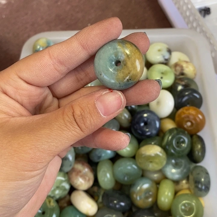 蛇纹石玉未镶嵌颈饰178