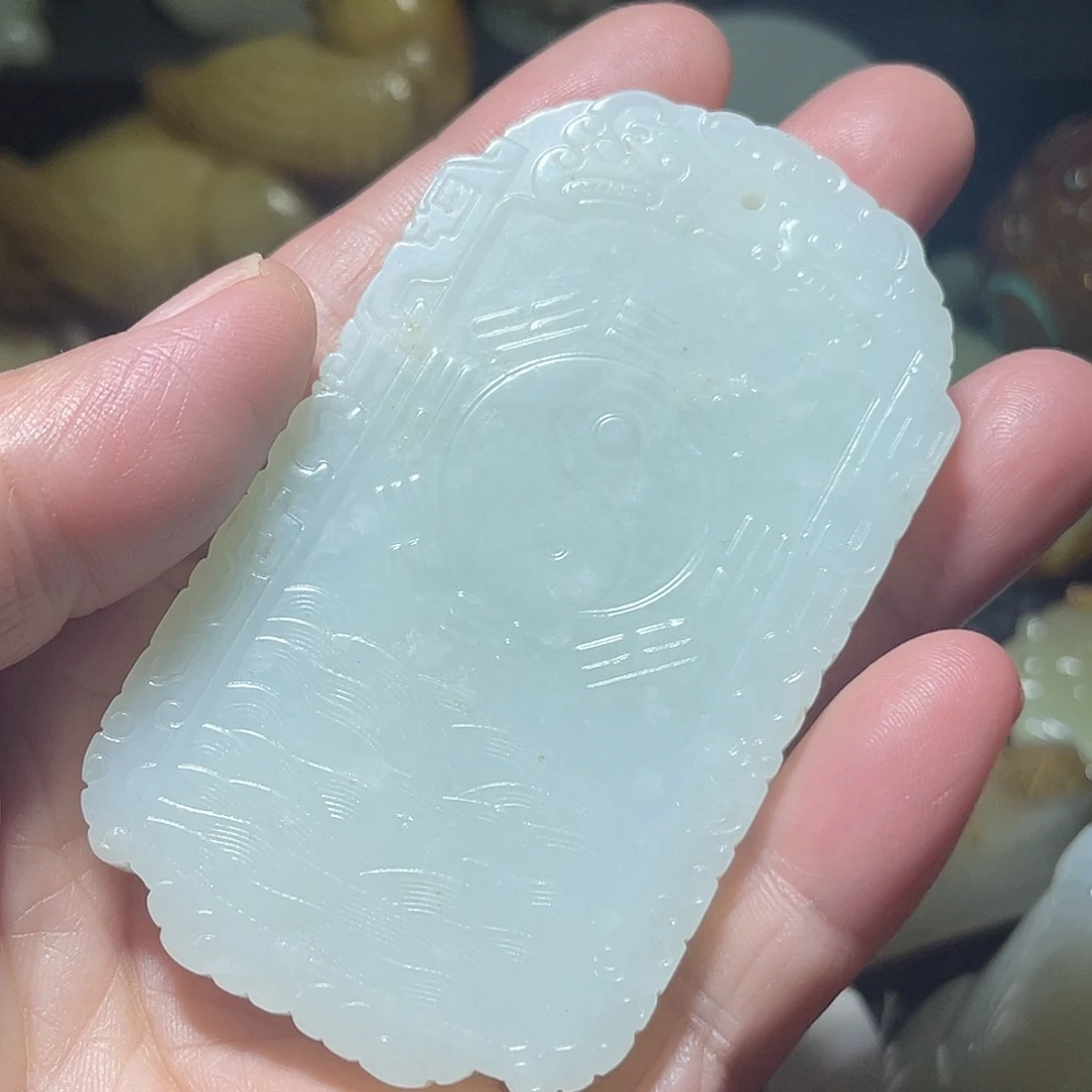 颈饰未镶嵌和田玉（糖玉）